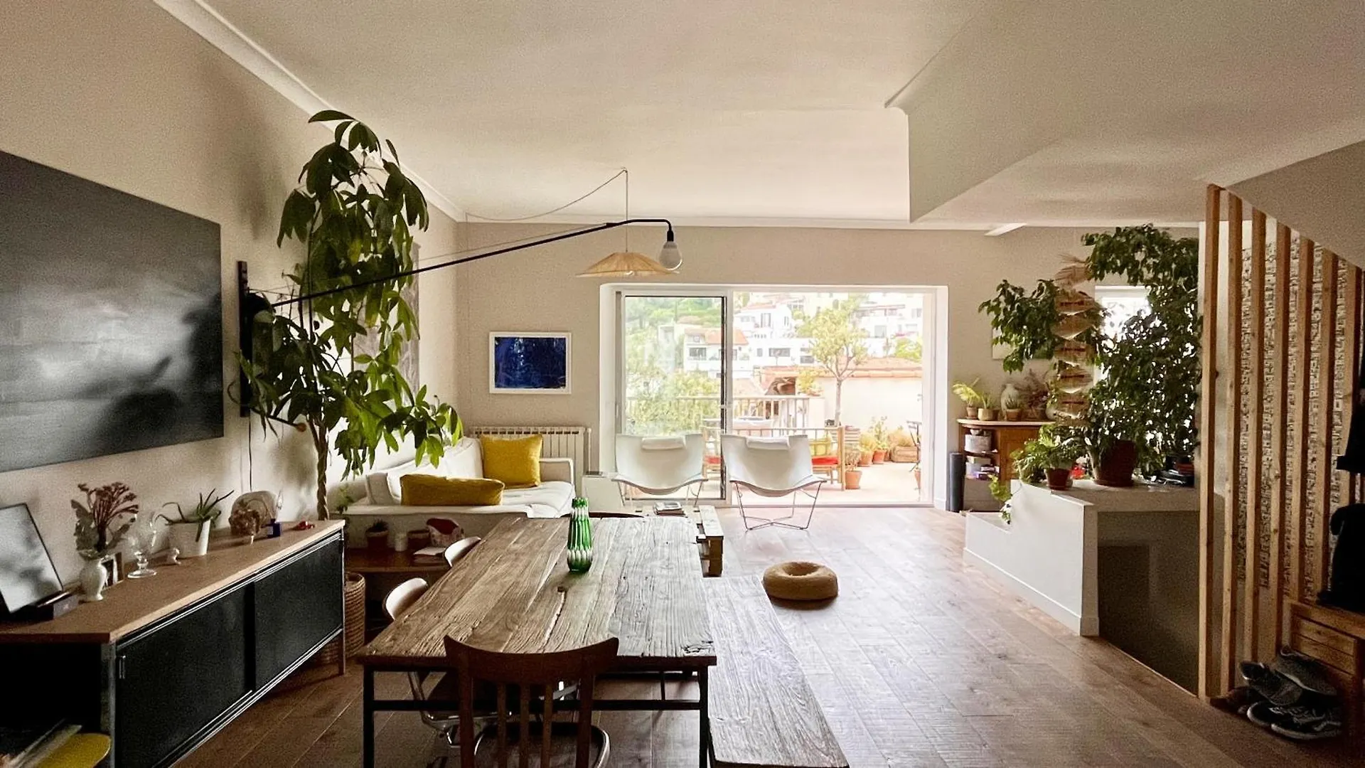 Maison 180 M2 Avec Bassin-Piscine En Bois A Vauban Marseille 0*,  Francie
